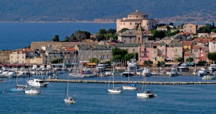 Appartement Plein Centre Saint Florent Face Au Port Buitenkant foto